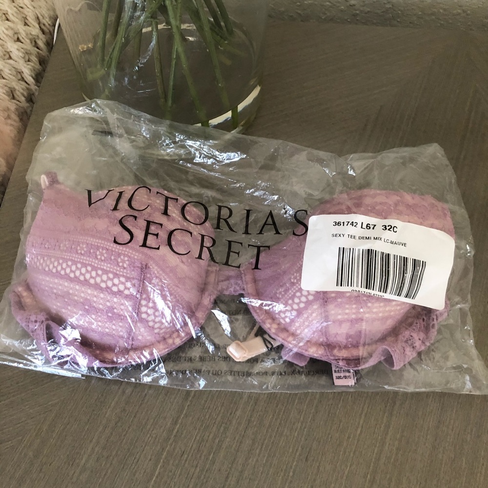 Victoria’s Secret Demi bra mauve purple lace